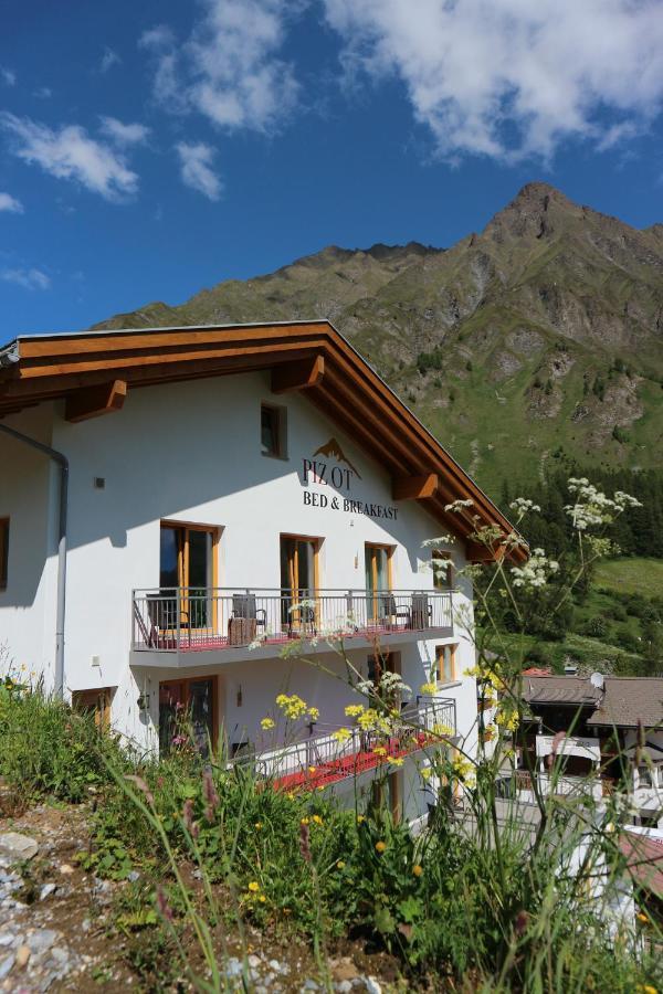 Piz Ot Hotel Самнаун Екстериор снимка