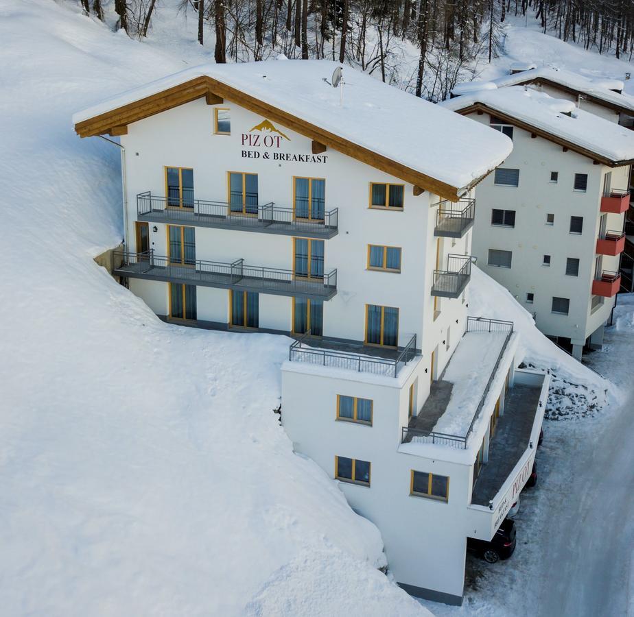 Piz Ot Hotel Самнаун Екстериор снимка