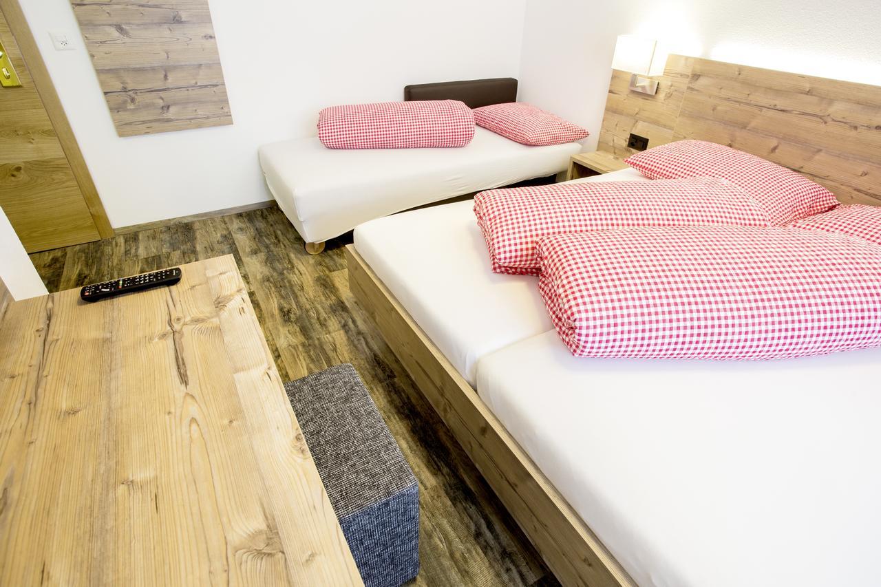 Piz Ot Hotel Самнаун Екстериор снимка