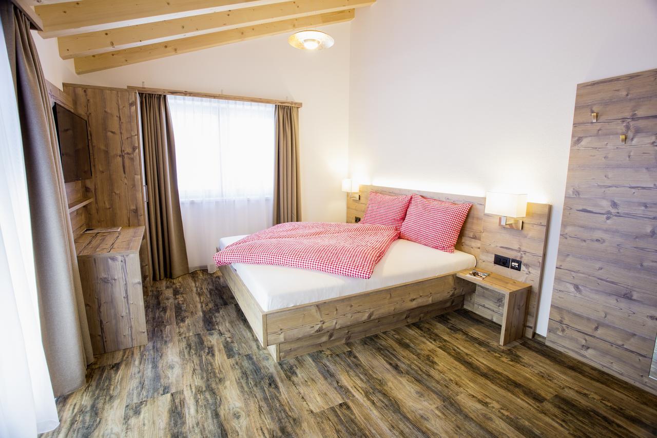 Piz Ot Hotel Самнаун Екстериор снимка
