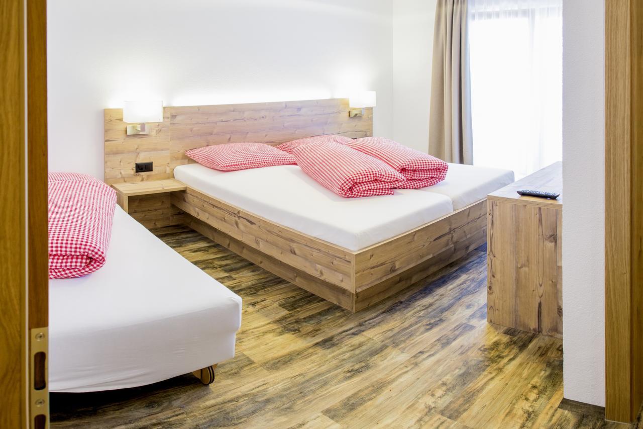 Piz Ot Hotel Самнаун Екстериор снимка