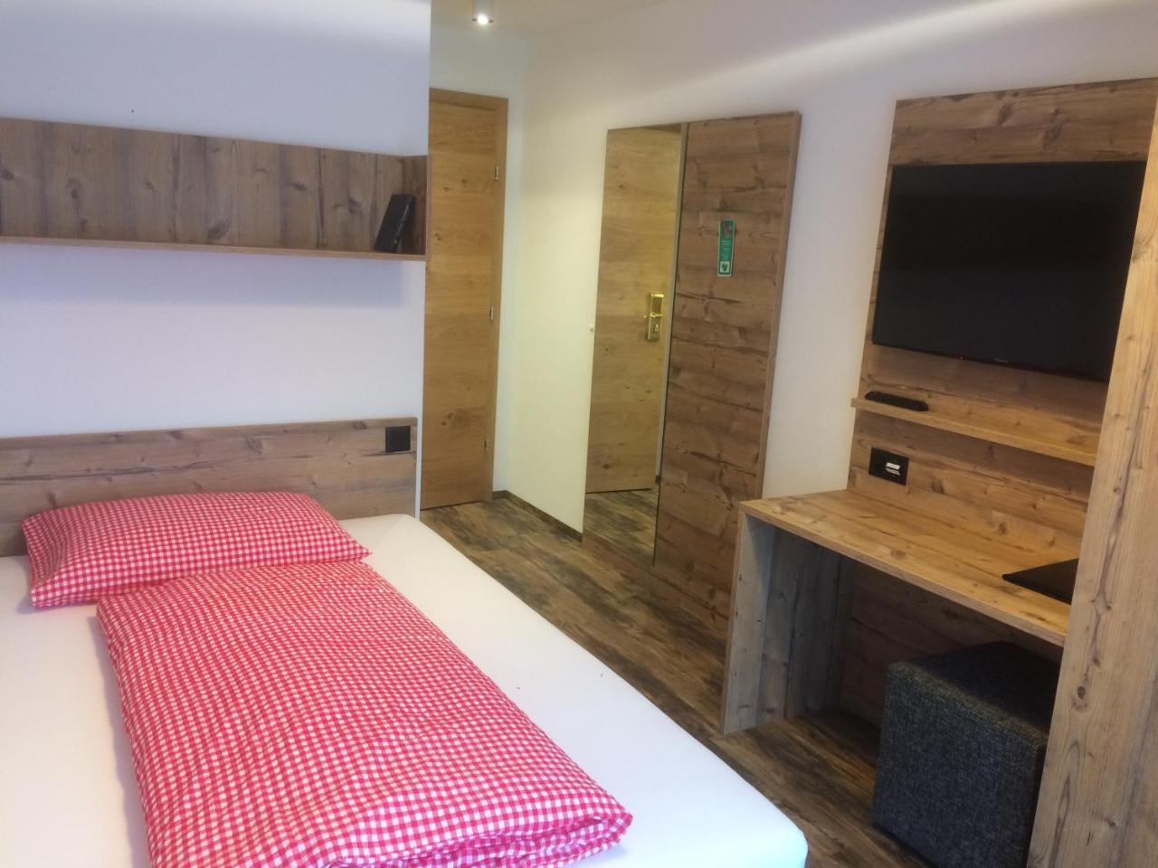 Piz Ot Hotel Самнаун Екстериор снимка