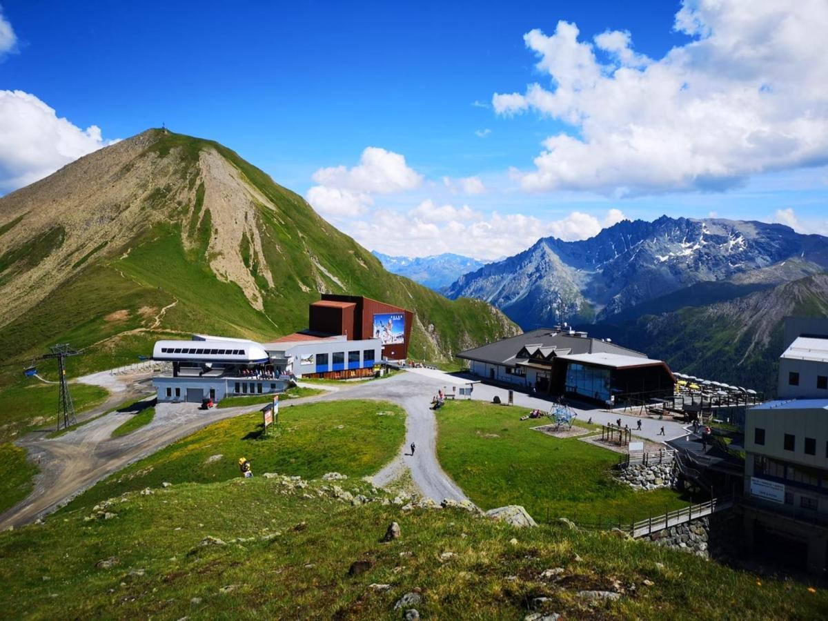 Piz Ot Hotel Самнаун Екстериор снимка