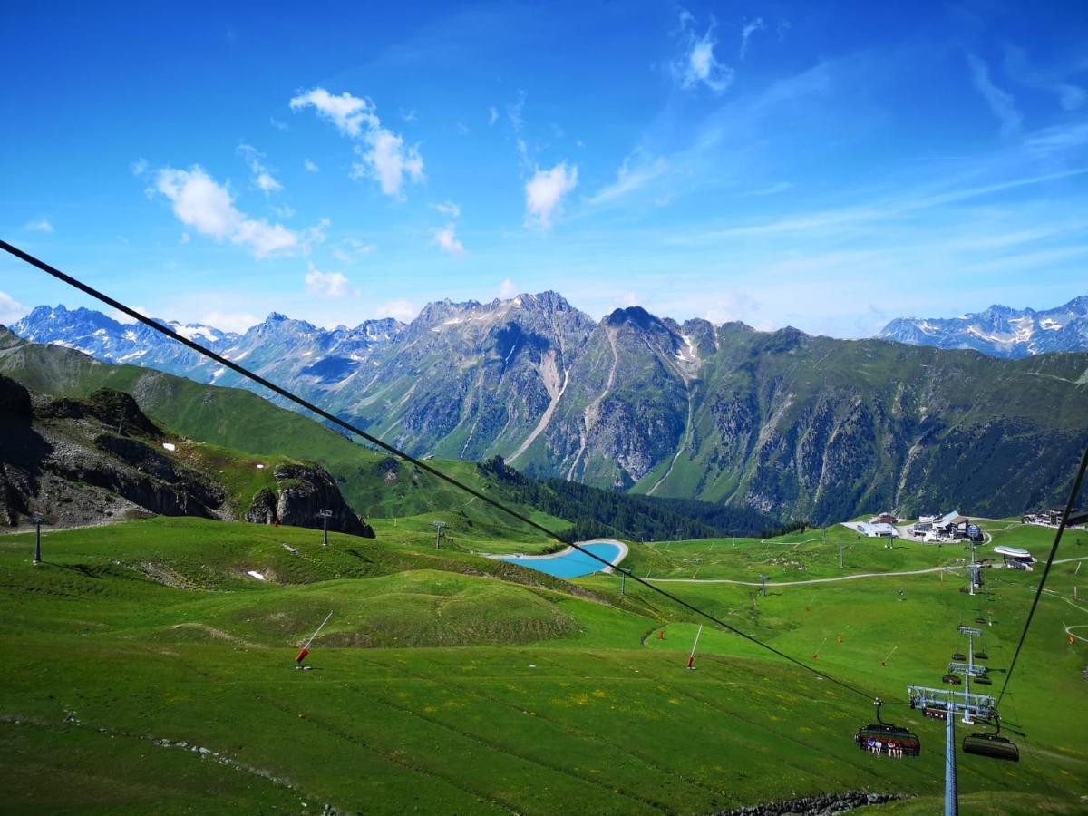 Piz Ot Hotel Самнаун Екстериор снимка